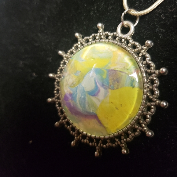 2/$20 Pendant Necklace - Picture 3 of 3